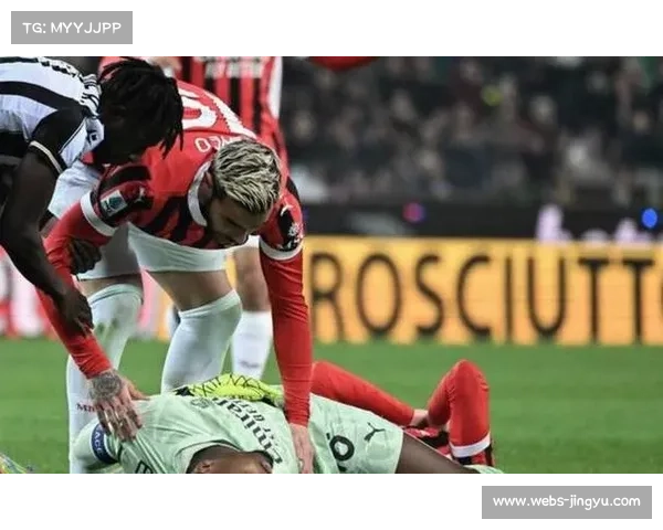 迈尼昂神勇扑救,力保AC米兰球门 迈尼昂神勇扑救,力保AC米兰球门